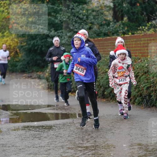 07.12.2025 - St. Pauli X-Mass-Run No. 15 Michael Burmester http://msf.ph/oto/9406284 07.12.2025 11:22:07 Laufen 3435, 3425 meine-sportfotos.de