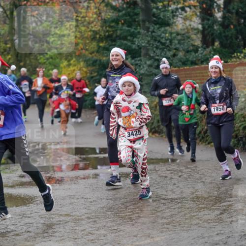 07.12.2025 - St. Pauli X-Mass-Run No. 15 Michael Burmester http://msf.ph/oto/9406290 07.12.2025 11:22:08 Laufen 3435, 3425, 729, 1950 meine-sportfotos.de