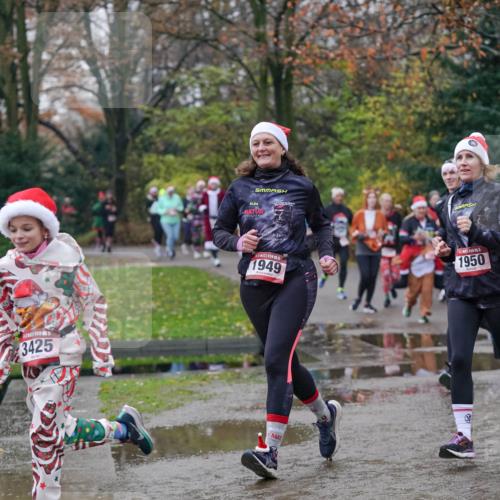 07.12.2025 - St. Pauli X-Mass-Run No. 15 Michael Burmester http://msf.ph/oto/9406296 07.12.2025 11:22:10 Laufen 3425, 1949, 1950 meine-sportfotos.de