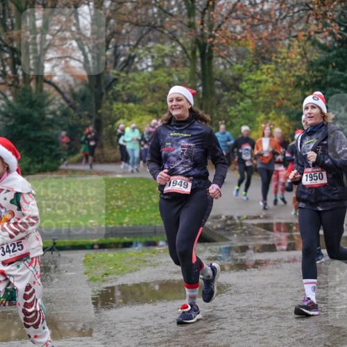 07.12.2025 - St. Pauli X-Mass-Run No. 15 Michael Burmester http://msf.ph/oto/9406297 07.12.2025 11:22:10 Laufen 3425, 3, 1949, 1950 meine-sportfotos.de