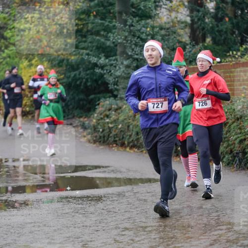 07.12.2025 - St. Pauli X-Mass-Run No. 15 Michael Burmester http://msf.ph/oto/9406360 07.12.2025 11:22:27 Laufen 2116, 5, 727, 726 meine-sportfotos.de