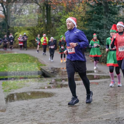 07.12.2025 - St. Pauli X-Mass-Run No. 15 Michael Burmester http://msf.ph/oto/9406364 07.12.2025 11:22:28 Laufen 727, 726 meine-sportfotos.de