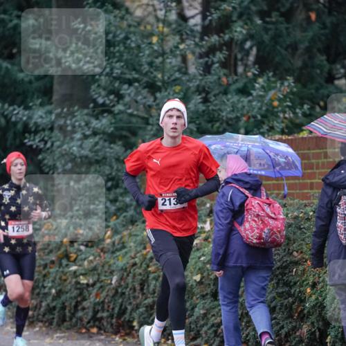 07.12.2025 - St. Pauli X-Mass-Run No. 15 Michael Burmester http://msf.ph/oto/9406400 07.12.2025 09:37:40 Laufen 1258, 213 meine-sportfotos.de