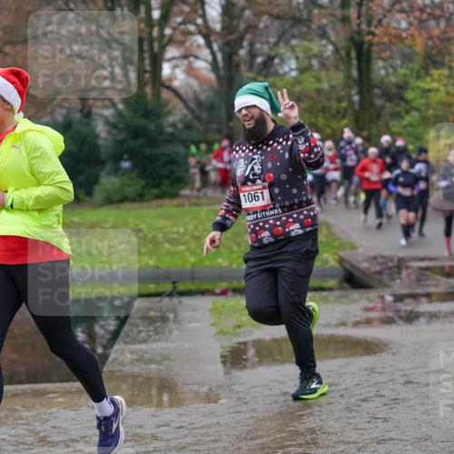 07.12.2025 - St. Pauli X-Mass-Run No. 15 Michael Burmester http://msf.ph/oto/9406447 07.12.2025 11:22:40 Laufen 1061 meine-sportfotos.de