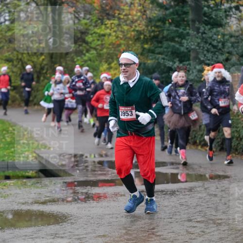 07.12.2025 - St. Pauli X-Mass-Run No. 15 Michael Burmester http://msf.ph/oto/9406459 07.12.2025 11:22:42 Laufen 3953, 102, 1951, 2084 meine-sportfotos.de