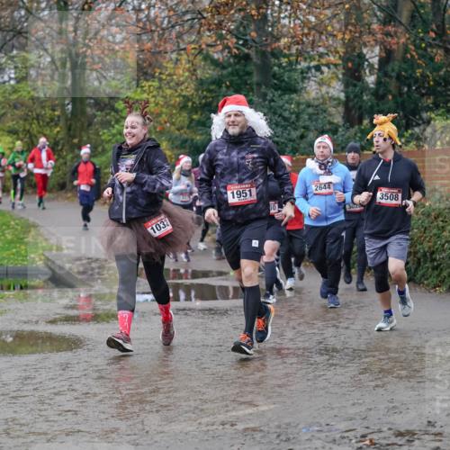 07.12.2025 - St. Pauli X-Mass-Run No. 15 Michael Burmester http://msf.ph/oto/9406489 07.12.2025 11:22:46 Laufen 1032, 1951, 30, 2644, 302, 3508 meine-sportfotos.de