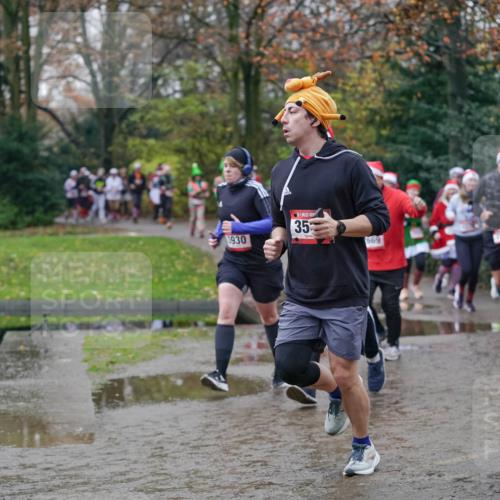 07.12.2025 - St. Pauli X-Mass-Run No. 15 Michael Burmester http://msf.ph/oto/9406507 07.12.2025 11:22:47 Laufen 1, 1930, 35, 669, 3028 meine-sportfotos.de