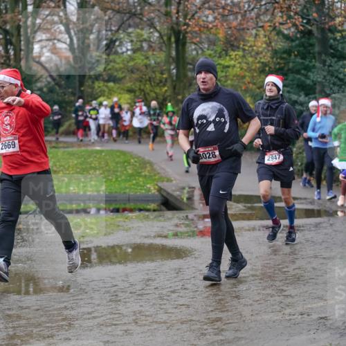 07.12.2025 - St. Pauli X-Mass-Run No. 15 Michael Burmester http://msf.ph/oto/9406519 07.12.2025 11:22:49 Laufen 2669, 3028, 2947, 59, 3403 meine-sportfotos.de