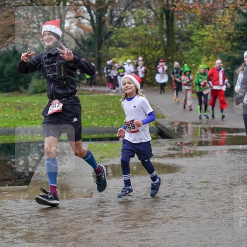 07.12.2025 - St. Pauli X-Mass-Run No. 15 Michael Burmester http://msf.ph/oto/9406533 07.12.2025 11:22:51 Laufen 59, 3379, 3403, 337 meine-sportfotos.de