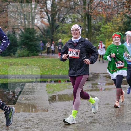 07.12.2025 - St. Pauli X-Mass-Run No. 15 Michael Burmester http://msf.ph/oto/9406553 07.12.2025 11:22:53 Laufen 3378, 15, 3605, 3920, 18, 3921 meine-sportfotos.de
