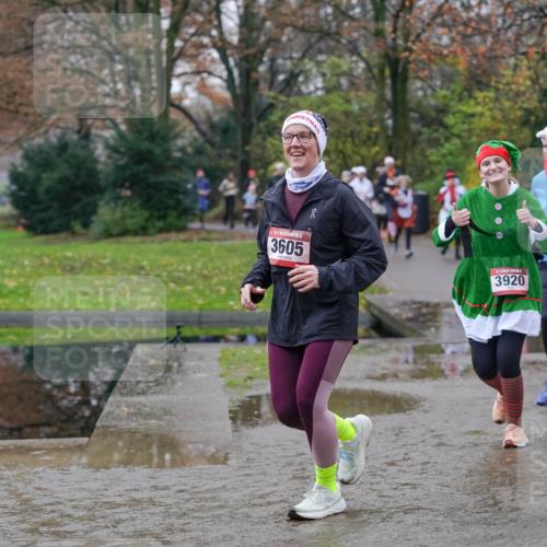 07.12.2025 - St. Pauli X-Mass-Run No. 15 Michael Burmester http://msf.ph/oto/9406555 07.12.2025 11:22:53 Laufen 3372, 5, 3605, 3920, 18, 392 meine-sportfotos.de