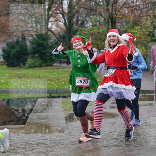 07.12.2025 - St. Pauli X-Mass-Run No. 15 Michael Burmester http://msf.ph/oto/9406561 07.12.2025 11:22:54 Laufen 05, 15, 3920, 3927, 18, 3717, 3576 meine-sportfotos.de