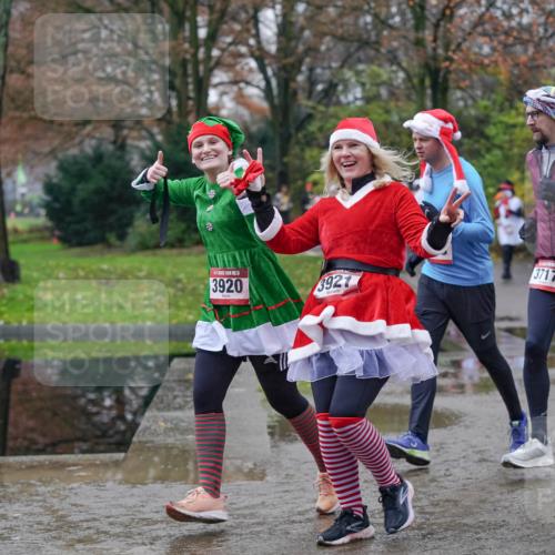 07.12.2025 - St. Pauli X-Mass-Run No. 15 Michael Burmester http://msf.ph/oto/9406565 07.12.2025 11:22:54 Laufen 3920, 3927, 3717, 35 meine-sportfotos.de