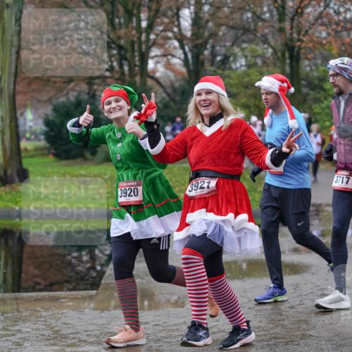 07.12.2025 - St. Pauli X-Mass-Run No. 15 Michael Burmester http://msf.ph/oto/9406567 07.12.2025 11:22:54 Laufen 3920, 3921, 3717 meine-sportfotos.de