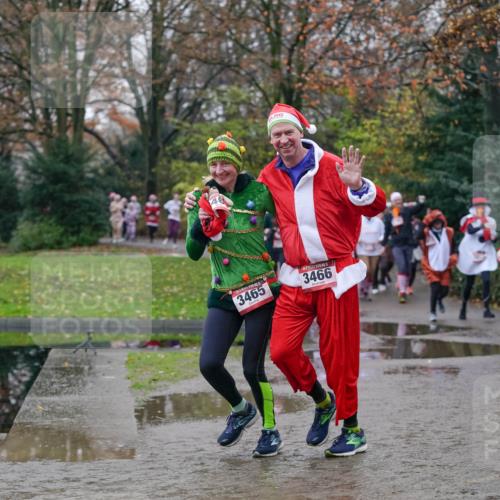07.12.2025 - St. Pauli X-Mass-Run No. 15 Michael Burmester http://msf.ph/oto/9406587 07.12.2025 11:22:58 Laufen 3465, 3466, 2382, 2385 meine-sportfotos.de