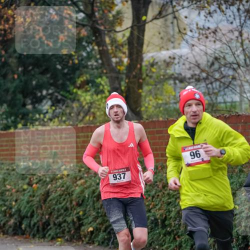 07.12.2025 - St. Pauli X-Mass-Run No. 15 Michael Burmester http://msf.ph/oto/9406608 07.12.2025 09:38:42 Laufen 15, 937, 96 meine-sportfotos.de