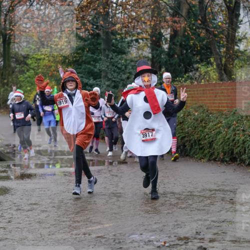 07.12.2025 - St. Pauli X-Mass-Run No. 15 Michael Burmester http://msf.ph/oto/9406623 07.12.2025 11:23:03 Laufen 2372, 320, 3919, 3571, 1933, 3917, 180 meine-sportfotos.de