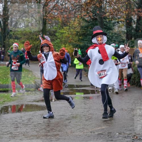 07.12.2025 - St. Pauli X-Mass-Run No. 15 Michael Burmester http://msf.ph/oto/9406633 07.12.2025 11:23:03 Laufen 2372, 919, 3917, 2179, 2180 meine-sportfotos.de