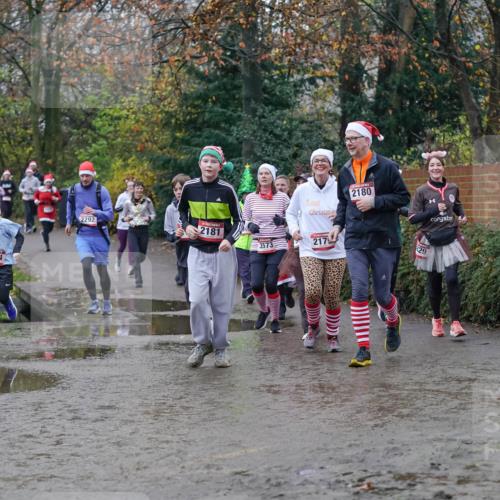 07.12.2025 - St. Pauli X-Mass-Run No. 15 Michael Burmester http://msf.ph/oto/9406643 07.12.2025 11:23:05 Laufen 2372, 320, 2294, 2292, 2181, 3573, 2180, 2175, 29 meine-sportfotos.de