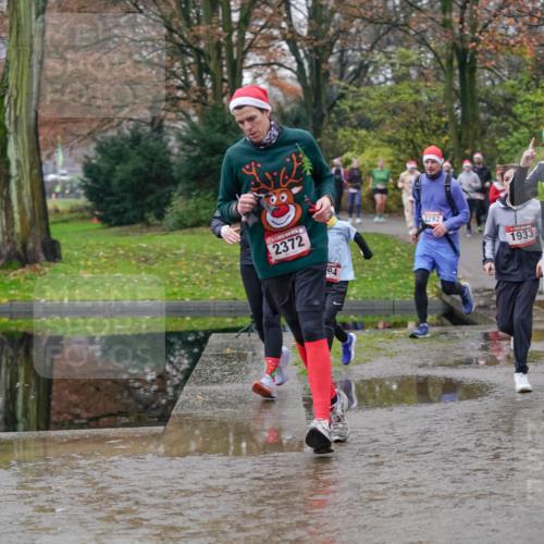 07.12.2025 - St. Pauli X-Mass-Run No. 15 Michael Burmester http://msf.ph/oto/9406647 07.12.2025 11:23:06 Laufen 2372, 94, 2292, 1933, 2181, 3573, 31 meine-sportfotos.de