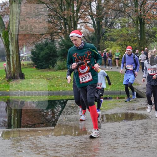 07.12.2025 - St. Pauli X-Mass-Run No. 15 Michael Burmester http://msf.ph/oto/9406649 07.12.2025 11:23:06 Laufen 2372, 294, 2292, 1933, 2181, 3573 meine-sportfotos.de