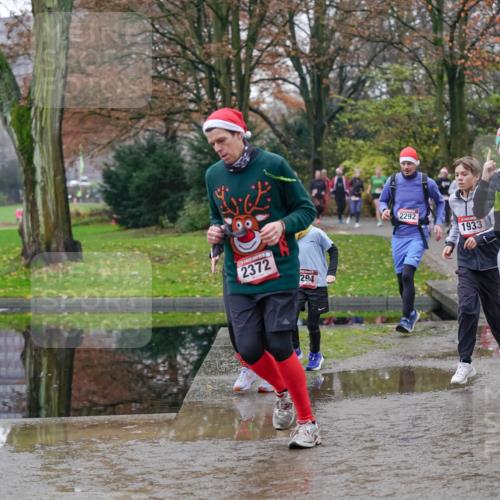 07.12.2025 - St. Pauli X-Mass-Run No. 15 Michael Burmester http://msf.ph/oto/9406651 07.12.2025 11:23:06 Laufen 2372, 294, 2292, 1933, 2181, 3573 meine-sportfotos.de