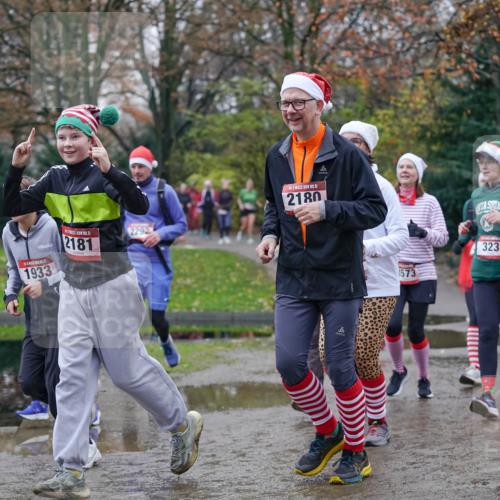 07.12.2025 - St. Pauli X-Mass-Run No. 15 Michael Burmester http://msf.ph/oto/9406659 07.12.2025 11:23:07 Laufen 2181, 1933, 2292, 15, 2180, 1573, 323, 29 meine-sportfotos.de