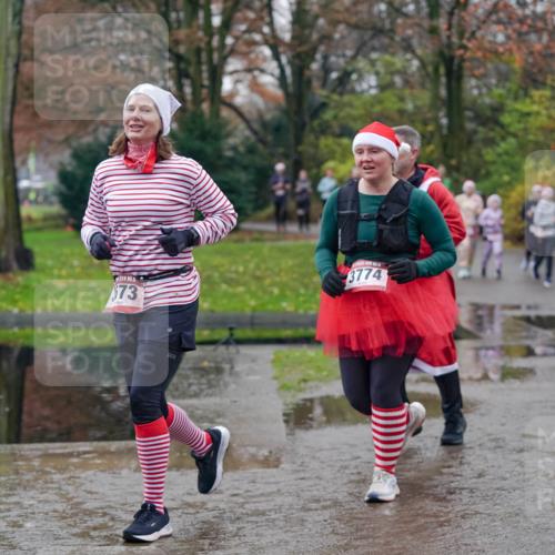07.12.2025 - St. Pauli X-Mass-Run No. 15 Michael Burmester http://msf.ph/oto/9406675 07.12.2025 11:23:09 Laufen 15, 73, 3774, 3619 meine-sportfotos.de