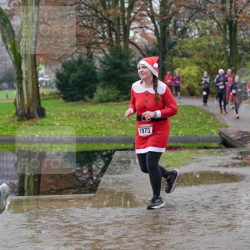 07.12.2025 - St. Pauli X-Mass-Run No. 15 Michael Burmester http://msf.ph/oto/9406717 07.12.2025 11:23:14 Laufen 605, 1975 meine-sportfotos.de
