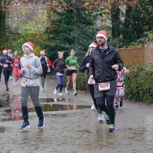 07.12.2025 - St. Pauli X-Mass-Run No. 15 Michael Burmester http://msf.ph/oto/9406729 07.12.2025 11:23:16 Laufen 29, 3928, 424 meine-sportfotos.de