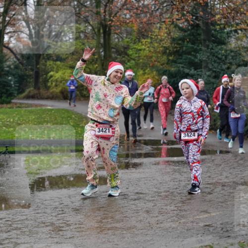 07.12.2025 - St. Pauli X-Mass-Run No. 15 Michael Burmester http://msf.ph/oto/9406749 07.12.2025 11:23:19 Laufen 3421, 3424, 3770, 3754 meine-sportfotos.de