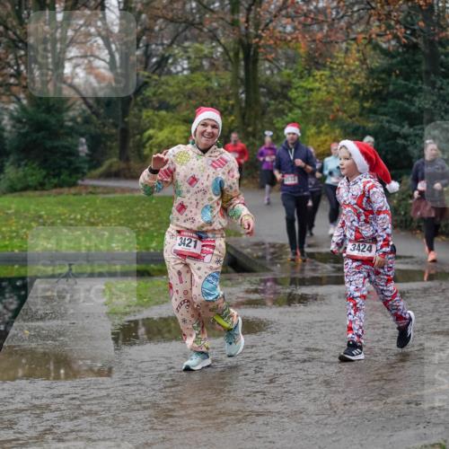 07.12.2025 - St. Pauli X-Mass-Run No. 15 Michael Burmester http://msf.ph/oto/9406755 07.12.2025 11:23:19 Laufen 3421, 3424, 1770, 3754 meine-sportfotos.de