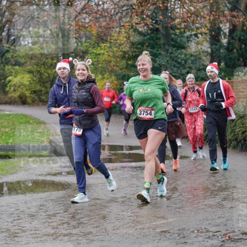 07.12.2025 - St. Pauli X-Mass-Run No. 15 Michael Burmester http://msf.ph/oto/9406767 07.12.2025 11:23:22 Laufen 770, 3754, 1541 meine-sportfotos.de