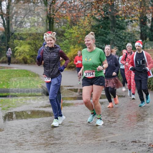 07.12.2025 - St. Pauli X-Mass-Run No. 15 Michael Burmester http://msf.ph/oto/9406771 07.12.2025 11:23:22 Laufen 770, 3754 meine-sportfotos.de