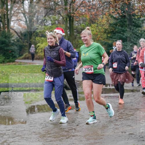 07.12.2025 - St. Pauli X-Mass-Run No. 15 Michael Burmester http://msf.ph/oto/9406777 07.12.2025 11:23:22 Laufen 770, 3754, 1993 meine-sportfotos.de