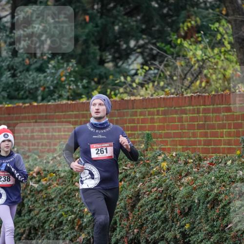 07.12.2025 - St. Pauli X-Mass-Run No. 15 Michael Burmester http://msf.ph/oto/9406832 07.12.2025 09:39:39 Laufen 238, 15, 261 meine-sportfotos.de