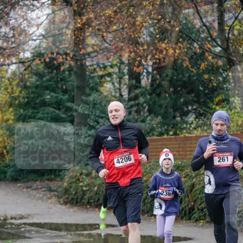 07.12.2025 - St. Pauli X-Mass-Run No. 15 Michael Burmester http://msf.ph/oto/9406844 07.12.2025 09:39:41 Laufen 4206, 236, 5, 261 meine-sportfotos.de