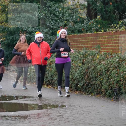 07.12.2025 - St. Pauli X-Mass-Run No. 15 Michael Burmester http://msf.ph/oto/9406857 07.12.2025 11:23:41 Laufen 2784, 3749, 4428 meine-sportfotos.de