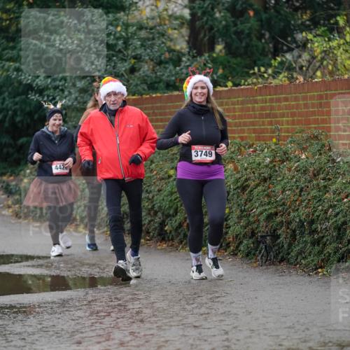 07.12.2025 - St. Pauli X-Mass-Run No. 15 Michael Burmester http://msf.ph/oto/9406861 07.12.2025 11:23:43 Laufen 2784, 3749, 442 meine-sportfotos.de
