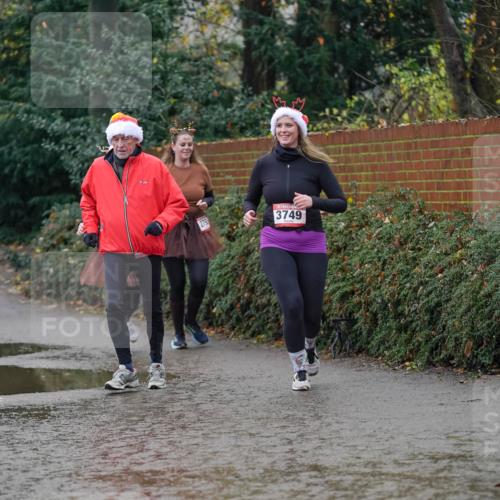 07.12.2025 - St. Pauli X-Mass-Run No. 15 Michael Burmester http://msf.ph/oto/9406865 07.12.2025 11:23:43 Laufen 2785, 3749 meine-sportfotos.de