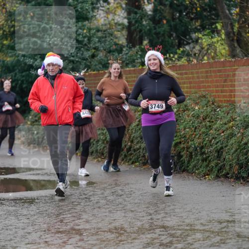 07.12.2025 - St. Pauli X-Mass-Run No. 15 Michael Burmester http://msf.ph/oto/9406867 07.12.2025 11:23:44 Laufen 2785, 442, 3749 meine-sportfotos.de
