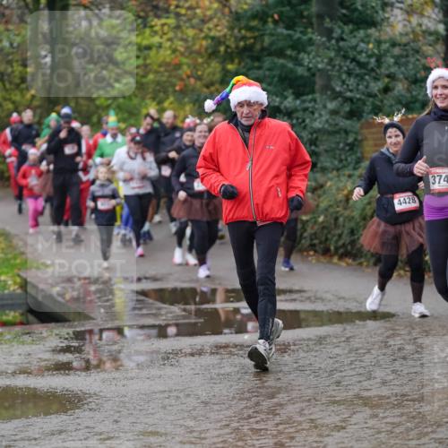 07.12.2025 - St. Pauli X-Mass-Run No. 15 Michael Burmester http://msf.ph/oto/9406871 07.12.2025 11:23:44 Laufen 4428, 3749 meine-sportfotos.de