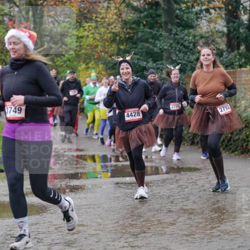 07.12.2025 - St. Pauli X-Mass-Run No. 15 Michael Burmester http://msf.ph/oto/9406881 07.12.2025 11:23:46 Laufen 3749, 4428, 2785, 2793 meine-sportfotos.de