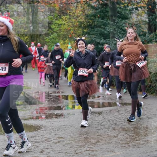 07.12.2025 - St. Pauli X-Mass-Run No. 15 Michael Burmester http://msf.ph/oto/9406885 07.12.2025 11:23:47 Laufen 3749, 4428, 2785, 2793 meine-sportfotos.de