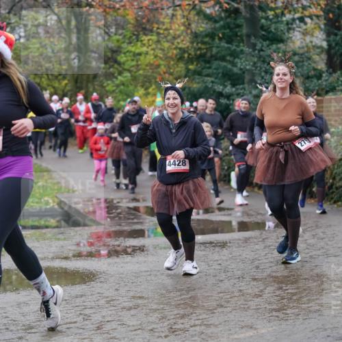 07.12.2025 - St. Pauli X-Mass-Run No. 15 Michael Burmester http://msf.ph/oto/9406887 07.12.2025 11:23:47 Laufen 3749, 4428, 279 meine-sportfotos.de