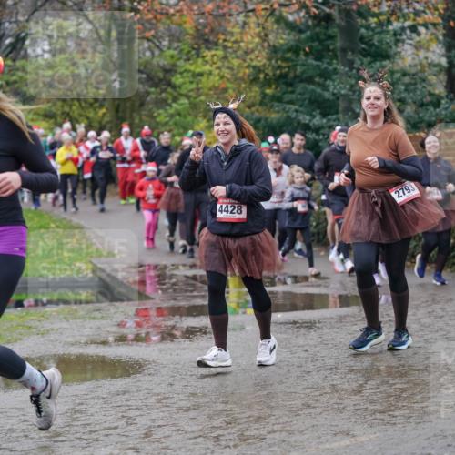 07.12.2025 - St. Pauli X-Mass-Run No. 15 Michael Burmester http://msf.ph/oto/9406889 07.12.2025 11:23:47 Laufen 3749, 4428, 165, 2793 meine-sportfotos.de