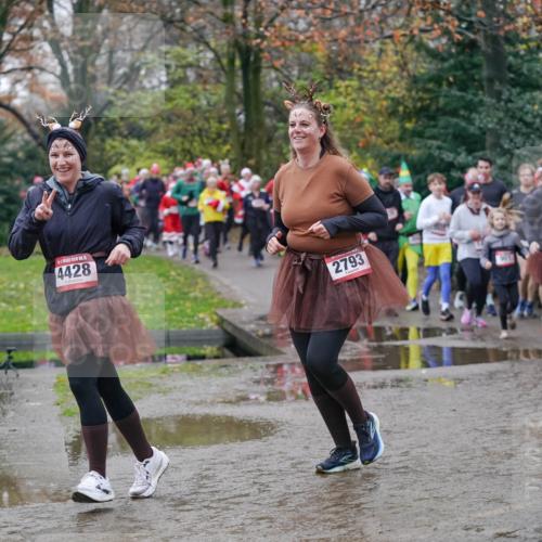 07.12.2025 - St. Pauli X-Mass-Run No. 15 Michael Burmester http://msf.ph/oto/9406897 07.12.2025 11:23:48 Laufen 15, 4428, 2793, 2785, 84 meine-sportfotos.de
