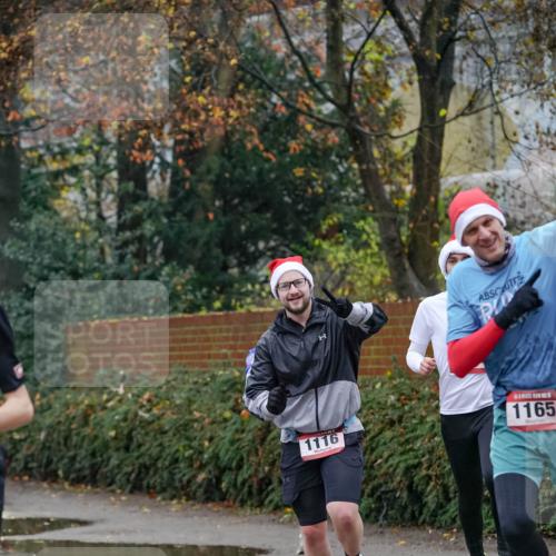 07.12.2025 - St. Pauli X-Mass-Run No. 15 Michael Burmester http://msf.ph/oto/9406902 07.12.2025 09:39:56 Laufen 1116, 1165 meine-sportfotos.de