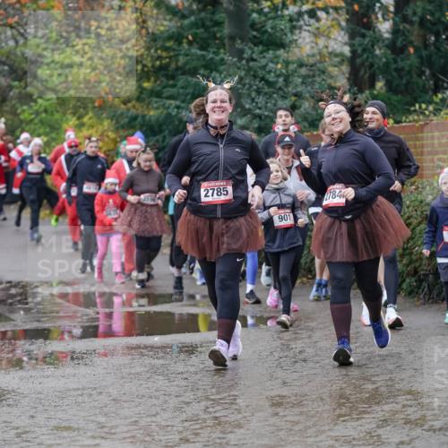 07.12.2025 - St. Pauli X-Mass-Run No. 15 Michael Burmester http://msf.ph/oto/9406905 07.12.2025 11:23:49 Laufen 2785, 901, 184, 900 meine-sportfotos.de