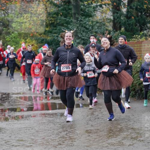 07.12.2025 - St. Pauli X-Mass-Run No. 15 Michael Burmester http://msf.ph/oto/9406907 07.12.2025 11:23:50 Laufen 2785, 901, 84, 900 meine-sportfotos.de